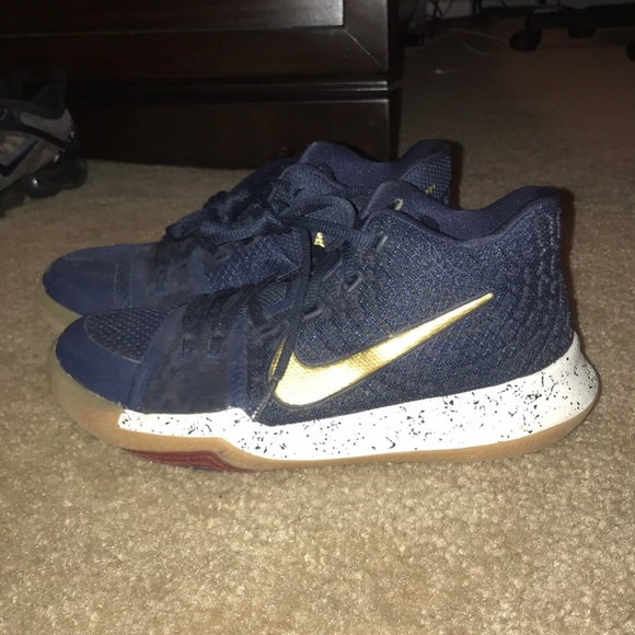 Nike Kyrie 3 Obsidian - Picture 2 of 5